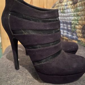 Size 8 Jessica Simpson Booties with mesh